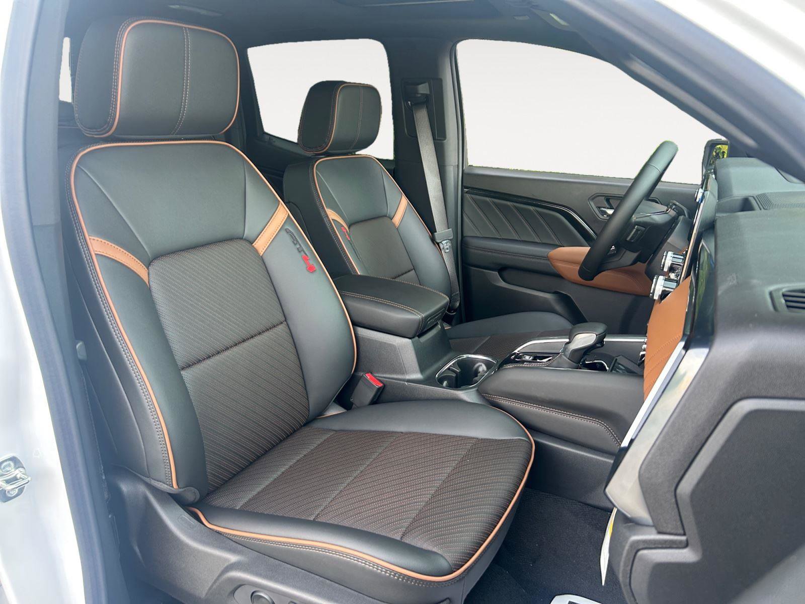 New 2026 GMC Canyon AT4 w/ Technology Plus Package AWD/4WD image 15