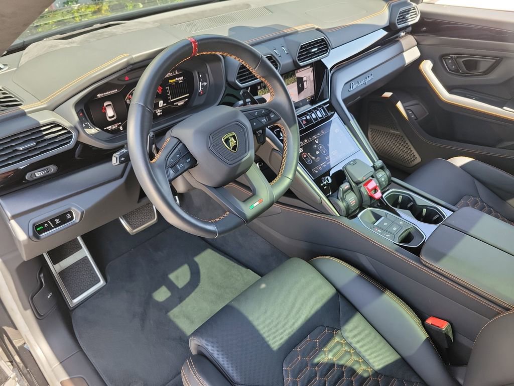 Used 2024 Lamborghini Urus S AWD/4WD image 22