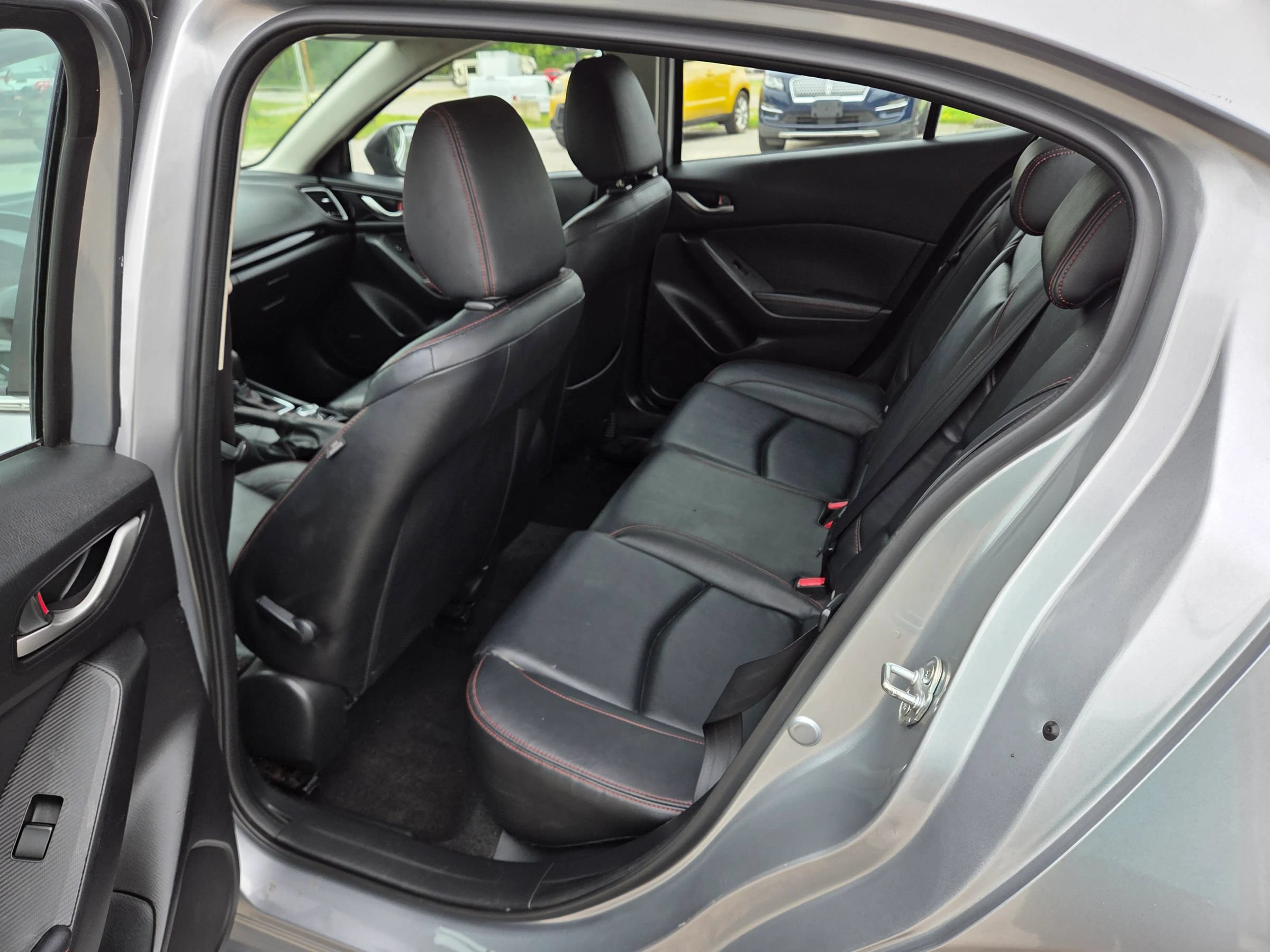 Used 2014 MAZDA MAZDA3 i Grand Touring FWD image 15