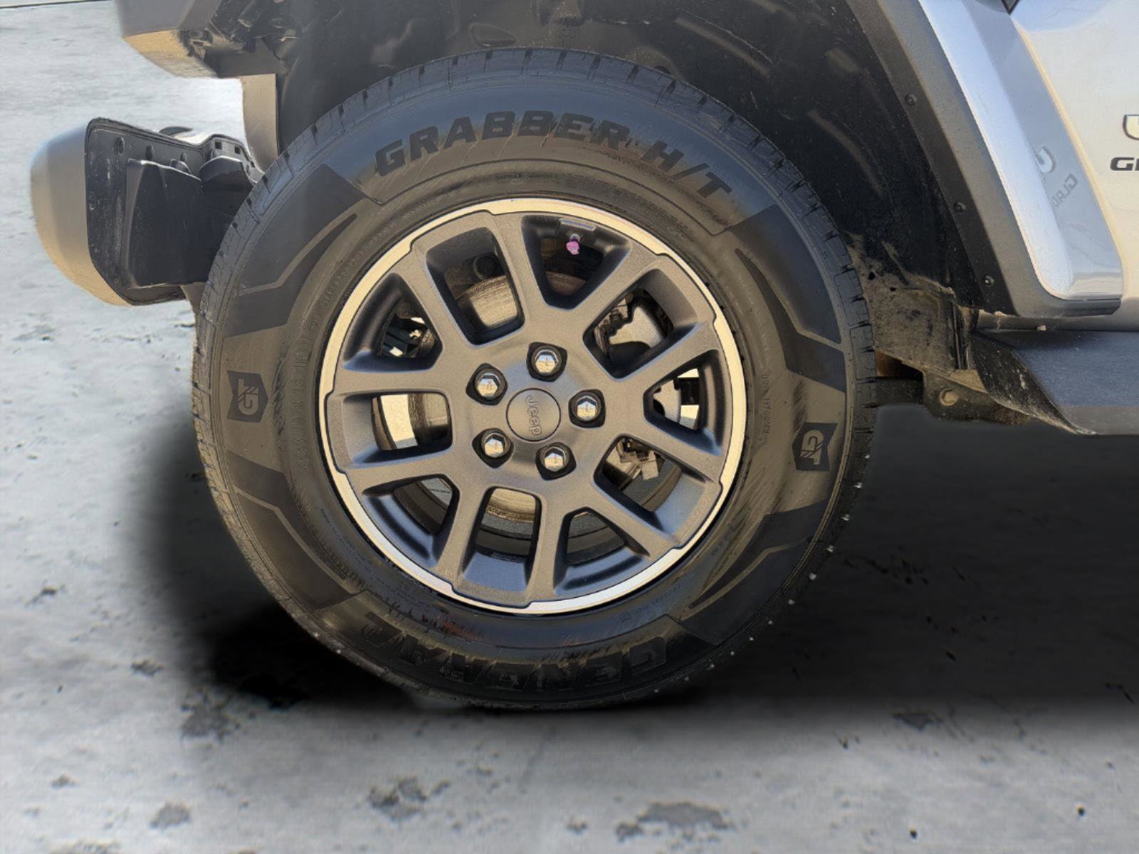 Used 2020 Jeep Gladiator Overland image 11