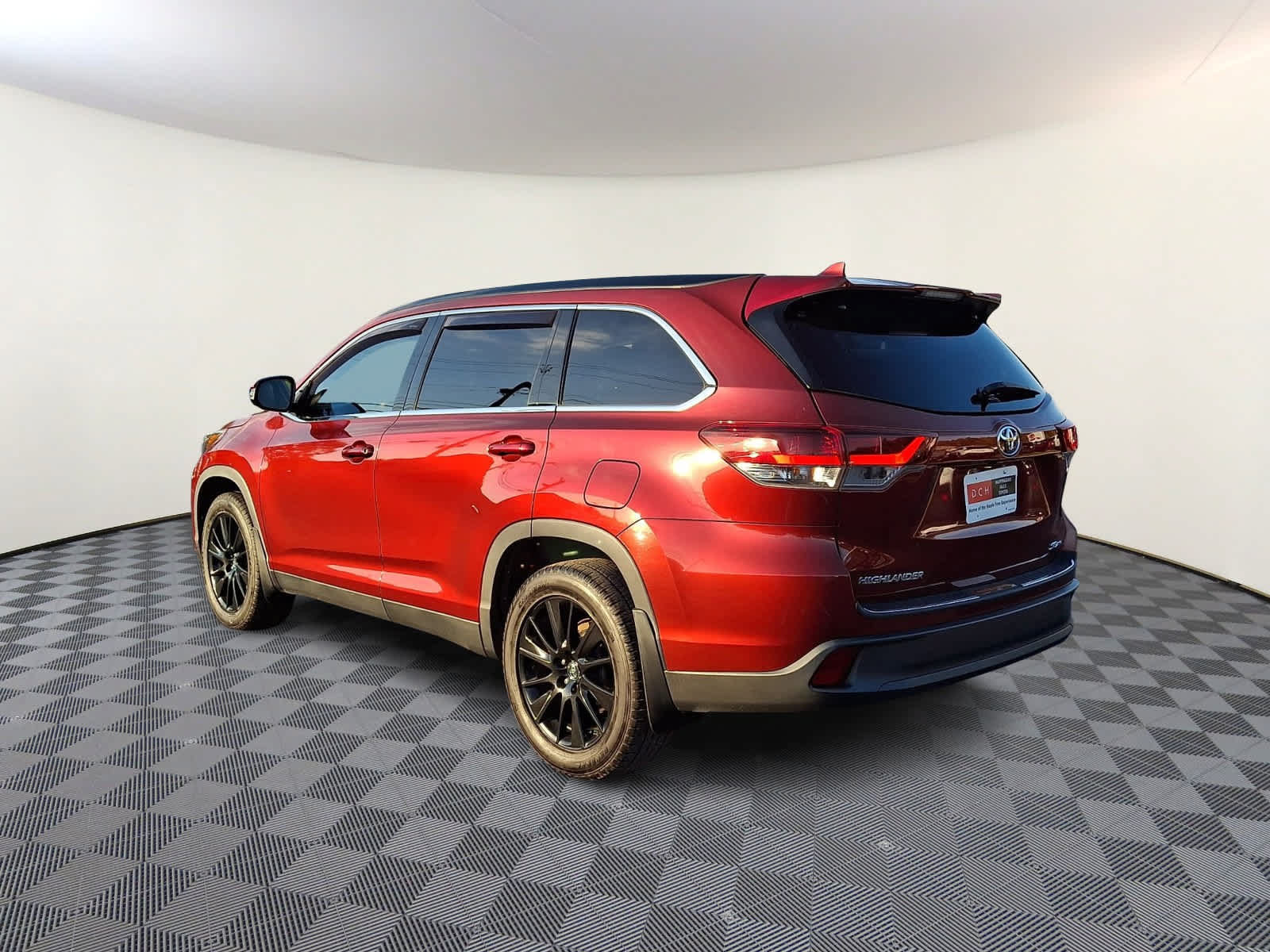 Used 2019 Toyota Highlander SE AWD/4WD image 7