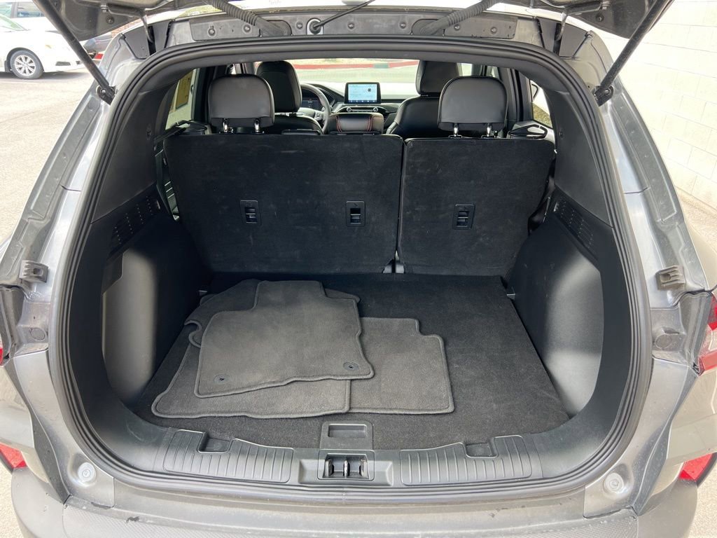 Used 2025 Ford Escape ST-Line image 25