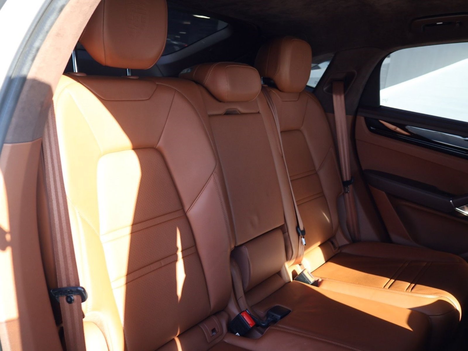 Certified 2022 Porsche Cayenne Turbo AWD/4WD image 23