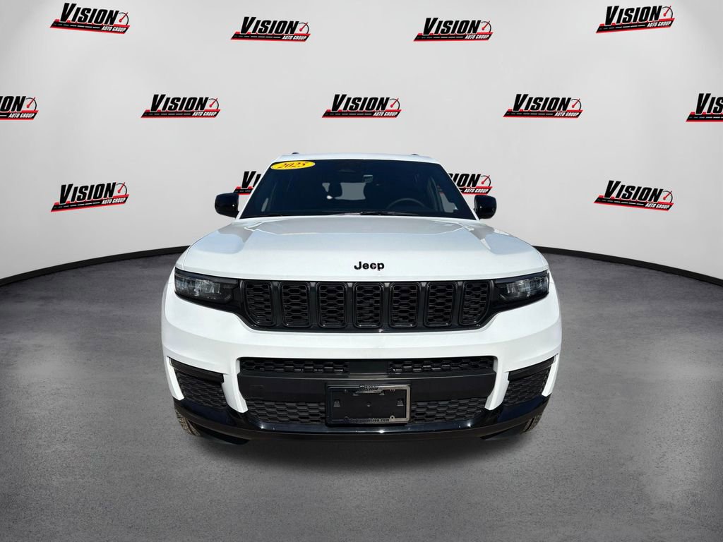 Used 2025 Jeep Grand Cherokee L Limited w/ Black Appearance Package image 2