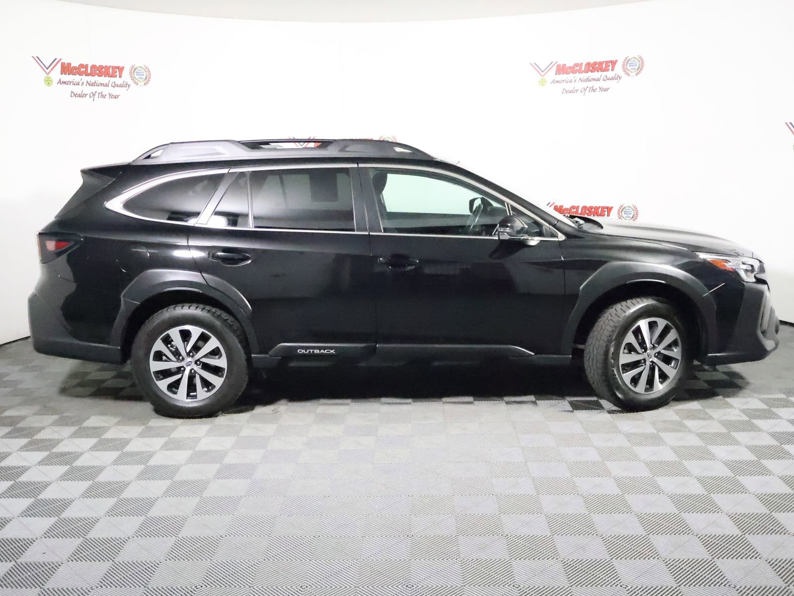 Used 2023 Subaru Outback Premium AWD/4WD image 3