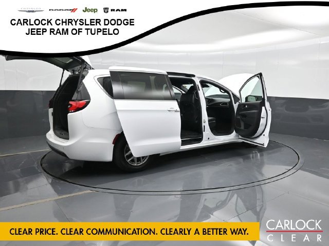 Used 2025 Chrysler Pacifica Select FWD image 63