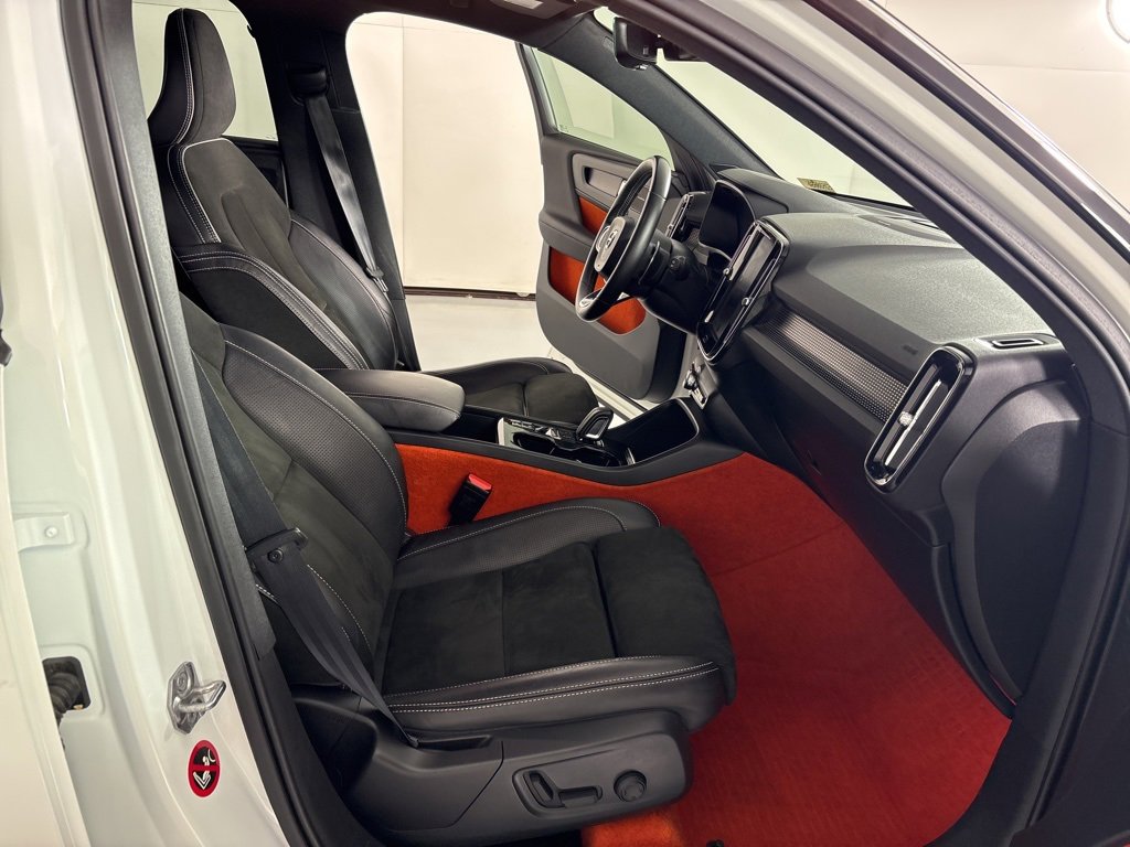 Used 2019 Volvo XC40 T5 R-Design image 42