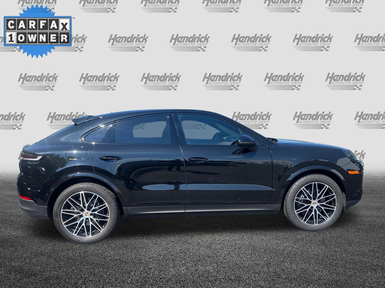 Used 2024 Porsche Cayenne Coupe AWD/4WD image 11