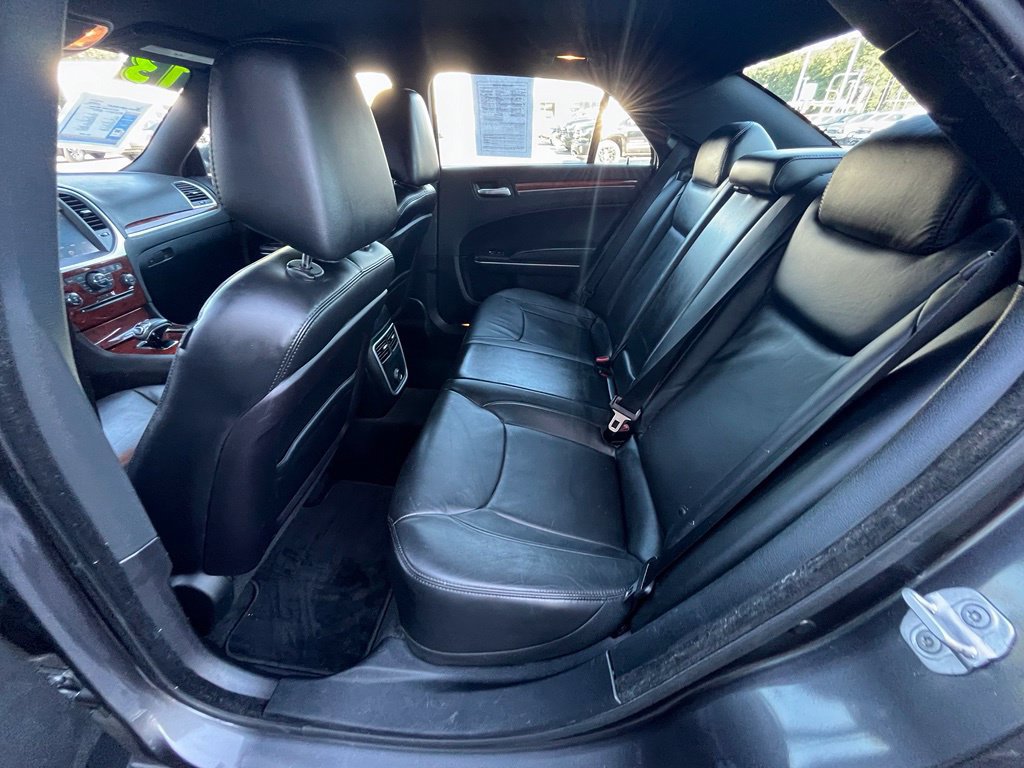 Used 2013 Chrysler 300 RWD image 15