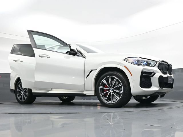 Used 2022 BMW X6 xDrive40i w/ Executive Package image 44