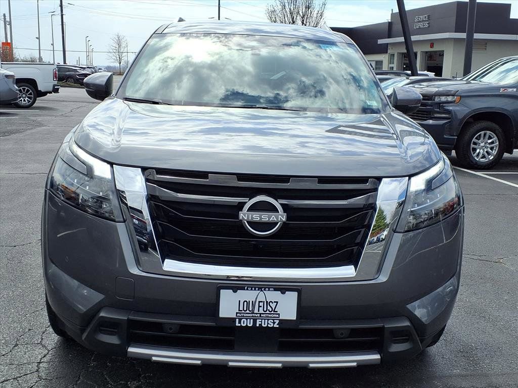 Used 2025 Nissan Pathfinder SL image 28