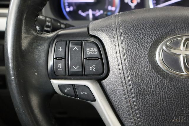 Used 2019 Toyota Highlander XLE image 10