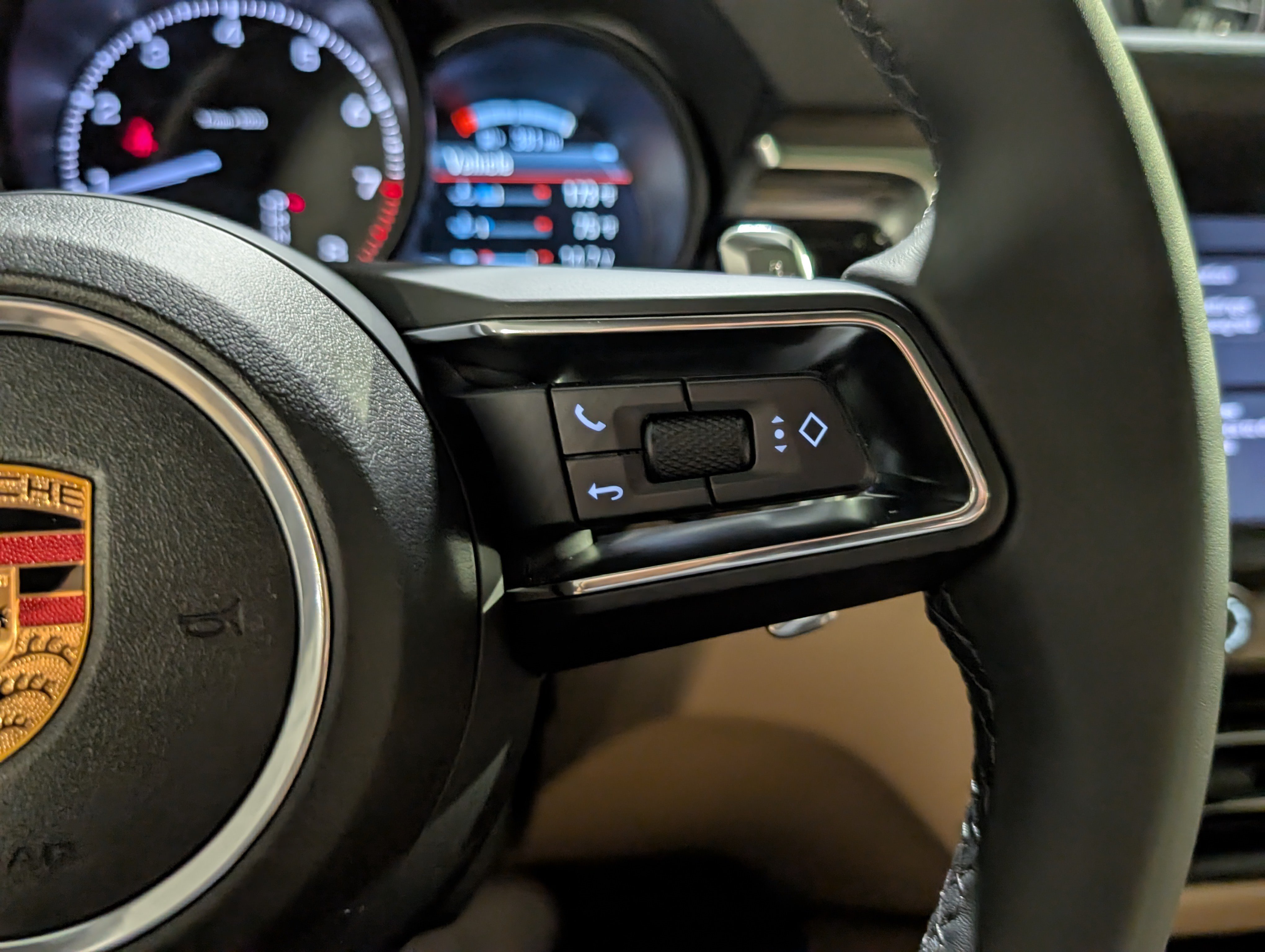 New 2026 Porsche Macan AWD/4WD image 28
