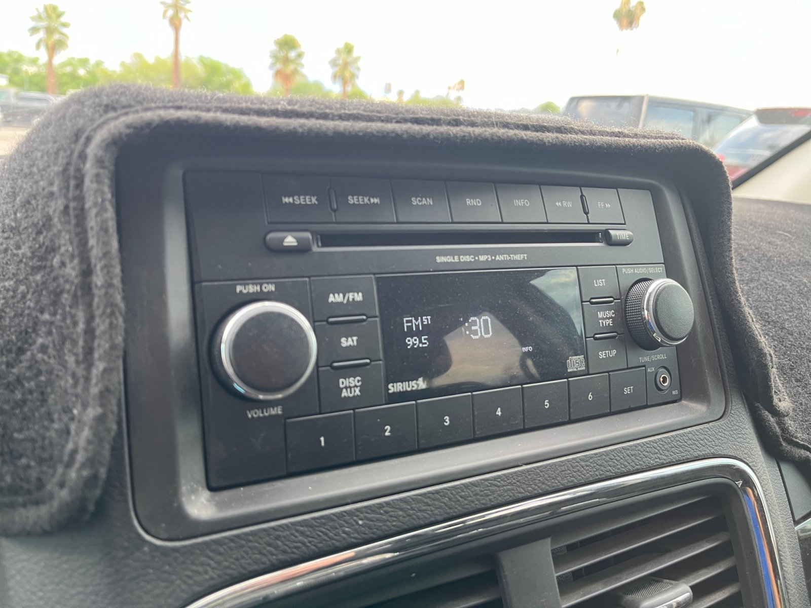 Used 2013 Dodge Grand Caravan SXT FWD image 22
