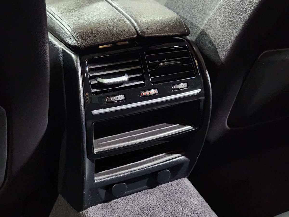 Used 2018 BMW 530e RWD image 52