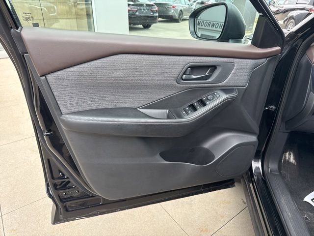 Used 2022 Nissan Rogue S image 23