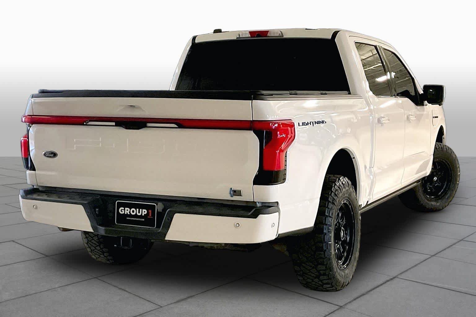 Used 2023 Ford F150 Lightning Platinum AWD/4WD image 12