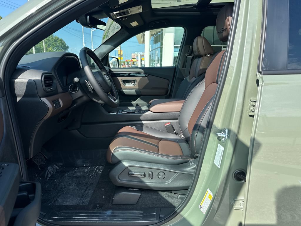 New 2026 Honda Pilot TrailSport image 9