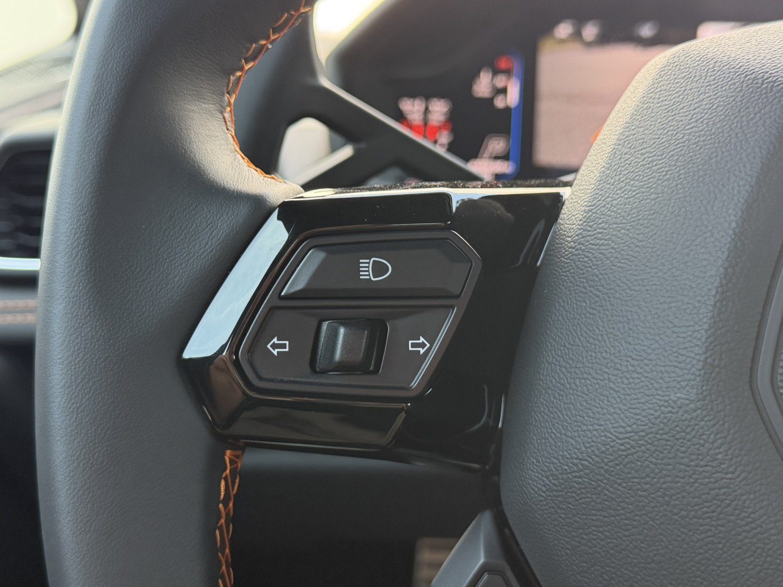 Used 2023 Lamborghini Huracan EVO RWD image 25