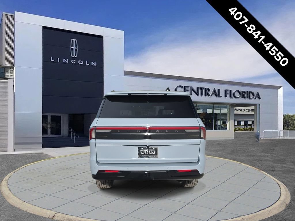 New 2026 Lincoln Navigator Reserve w/ Jet Appearance Package AWD/4WD image 4