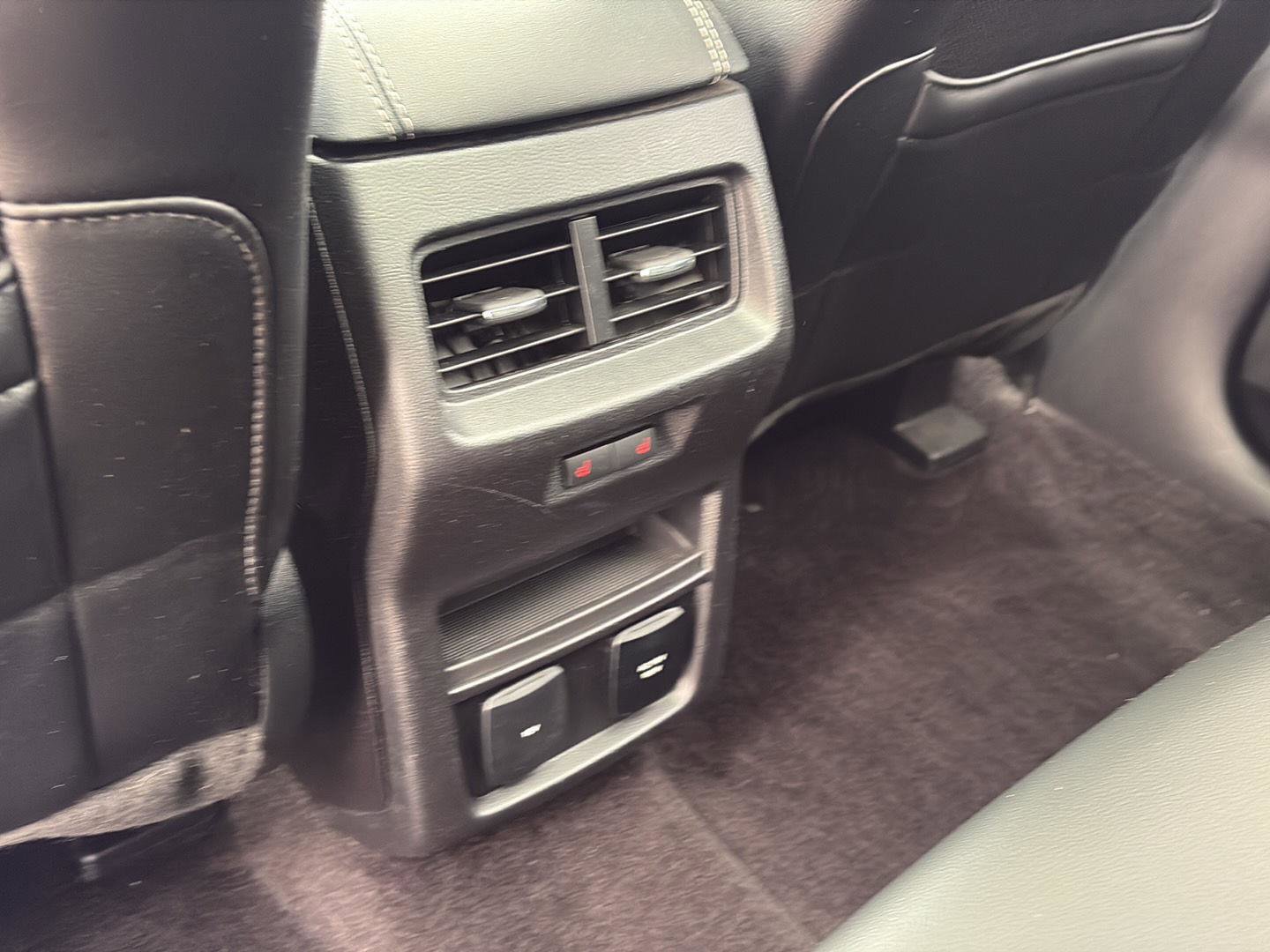 Used 2016 Ford Edge Titanium w/ Equipment Group 301A image 17