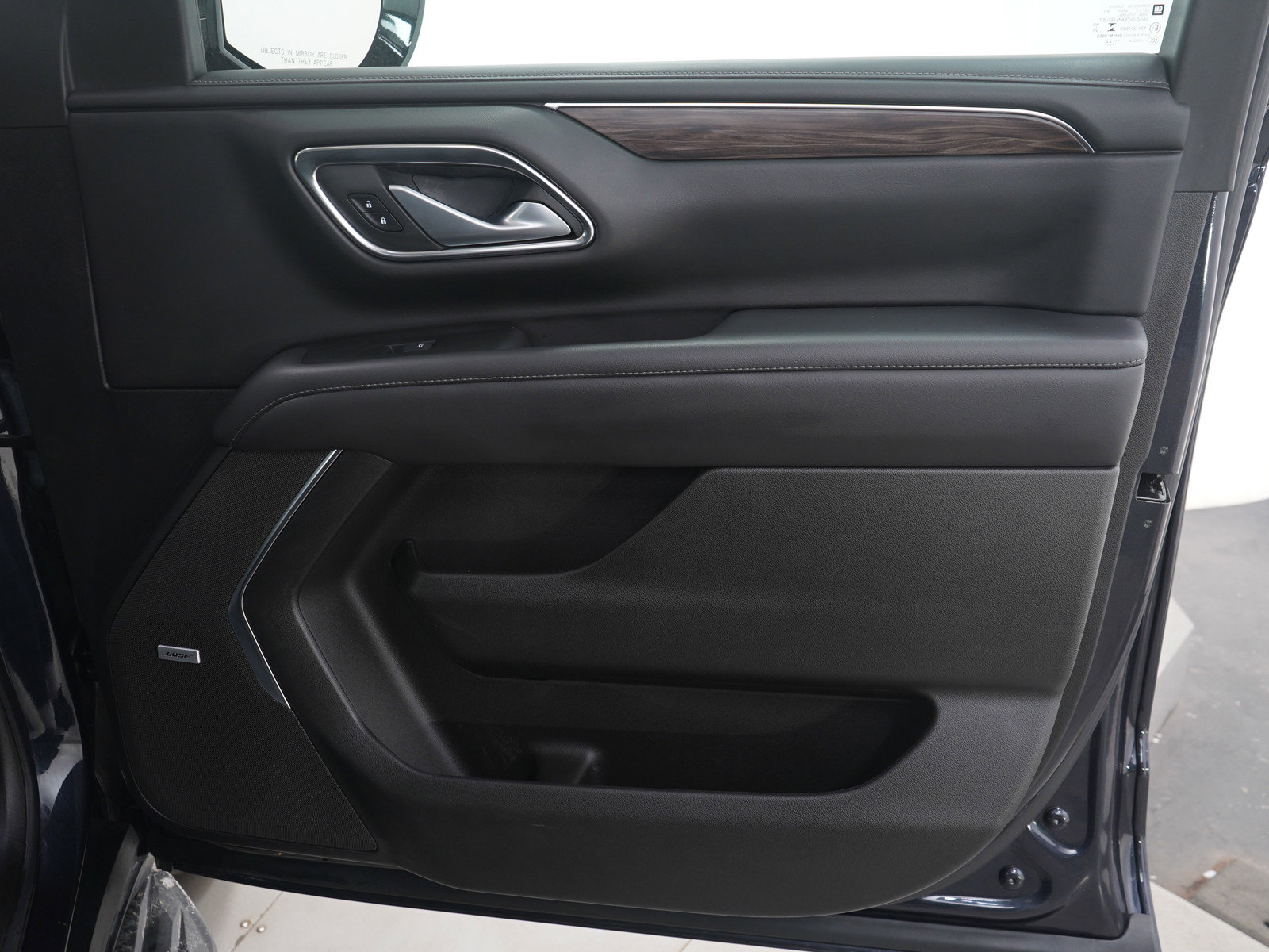 Used 2022 Chevrolet Suburban LT w/ Luxury Package image 13