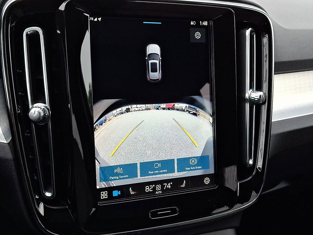 Used 2024 Volvo XC40 B5 Core AWD/4WD image 4