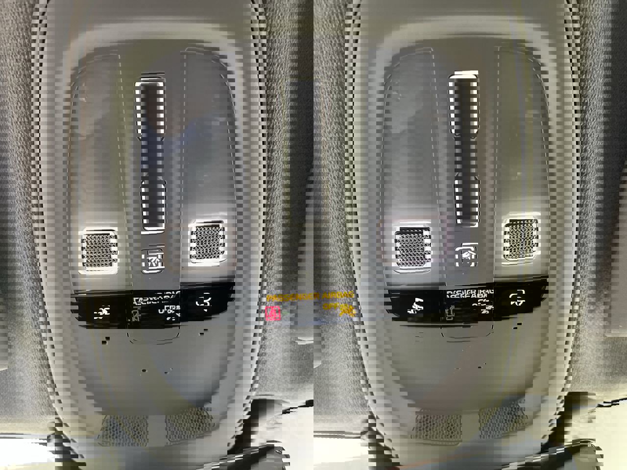 Used 2025 Volvo XC40 B5 Core image 27