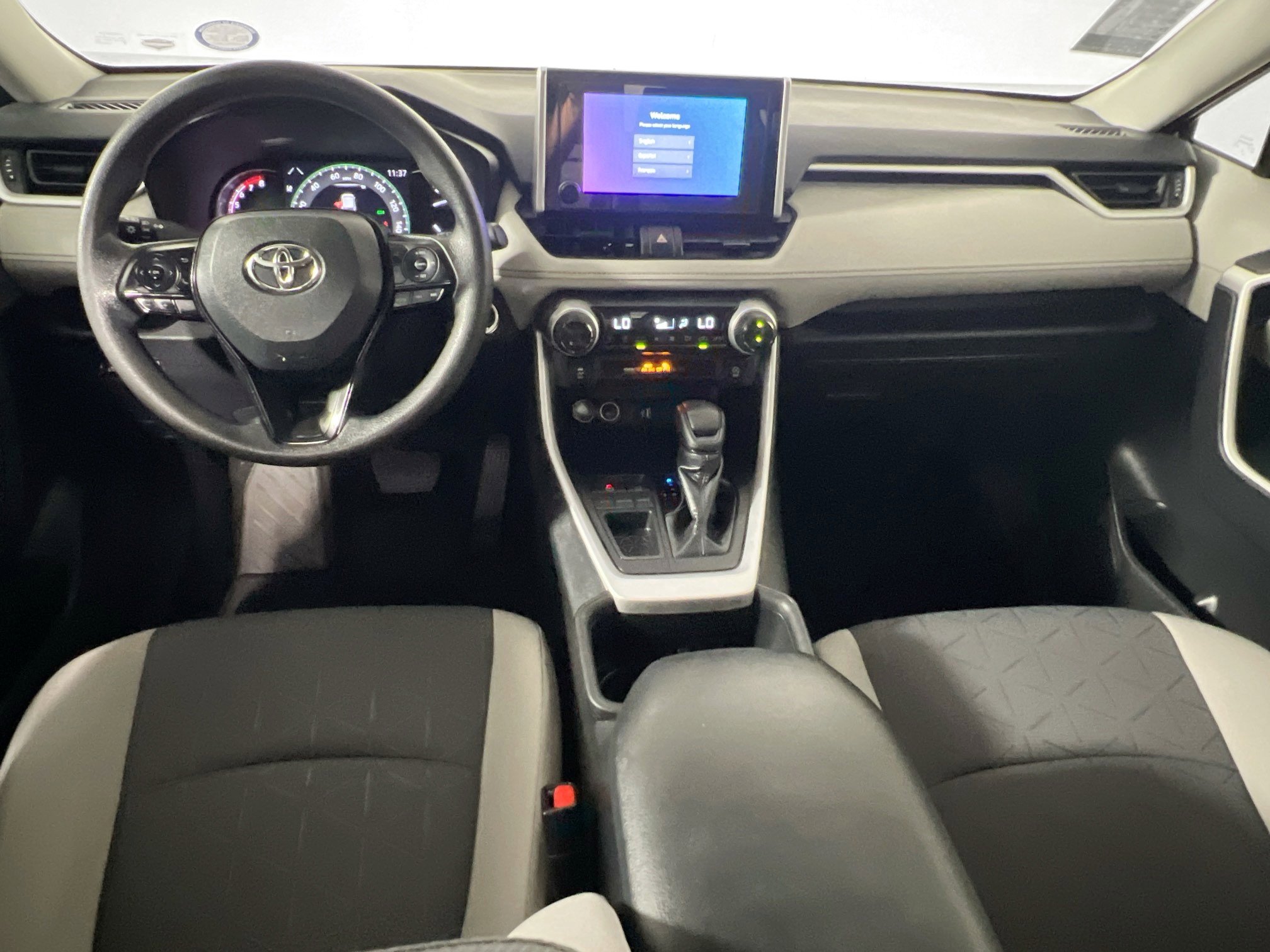 Used 2024 Toyota RAV4 XLE image 30