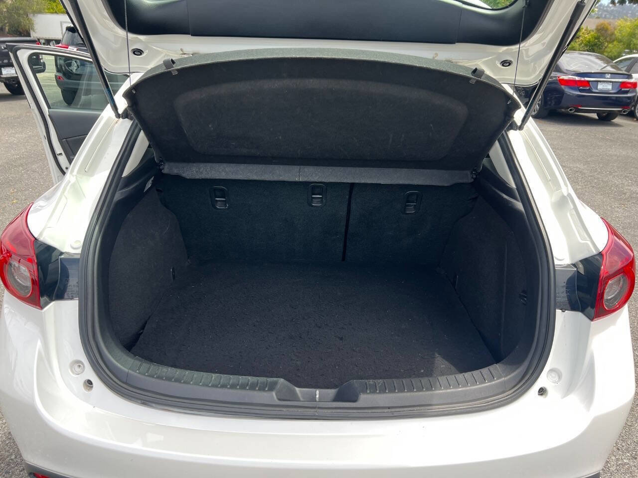 Used 2016 MAZDA MAZDA3 i Touring FWD image 25