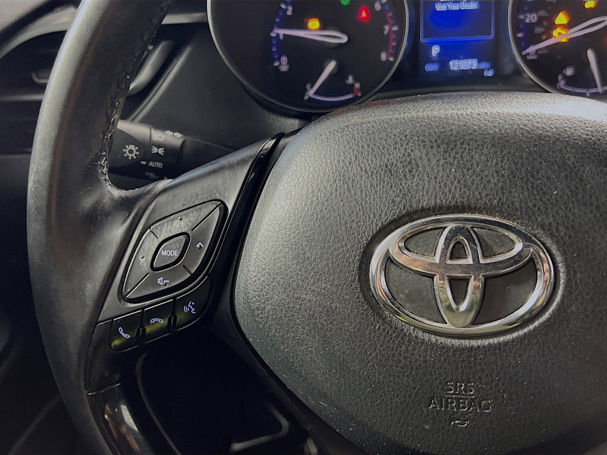 Used 2018 Toyota C-HR XLE image 19
