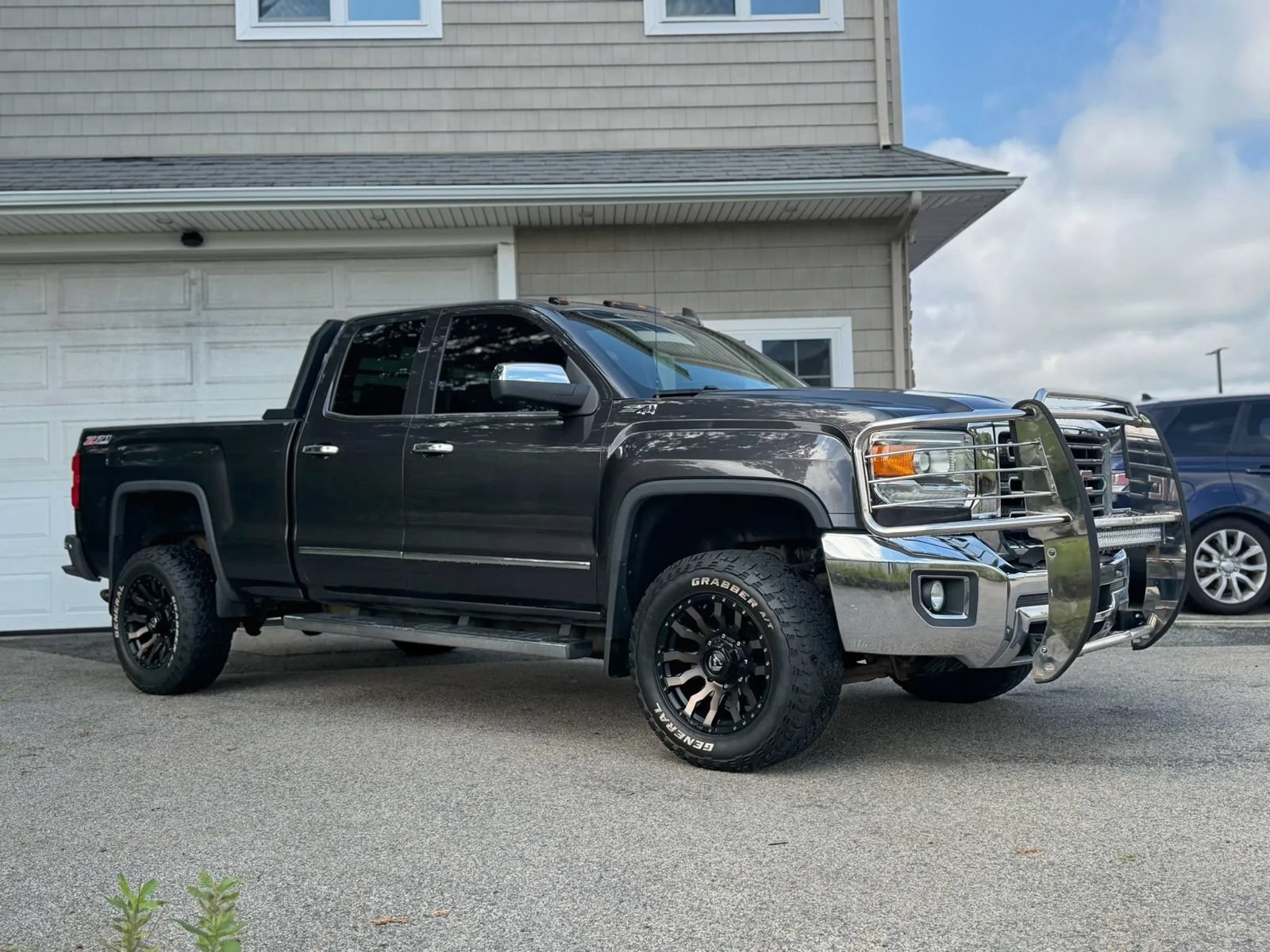 Used 2015 GMC Sierra 2500 SLT w/ Snow Plow Prep Package AWD/4WD image 2