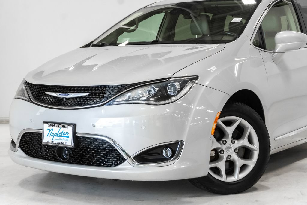 Used 2019 Chrysler Pacifica Touring-L Plus w/ Advanced Safetytec Group FWD image 2