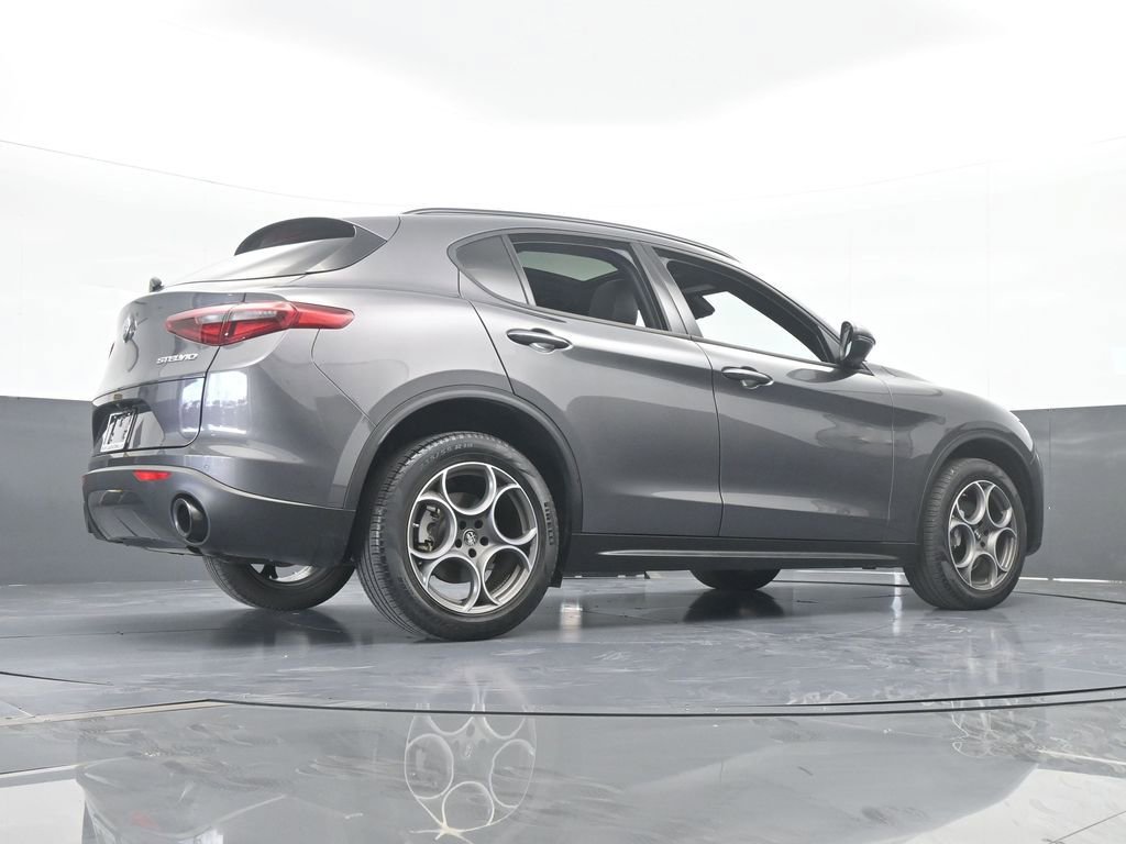 Used 2023 Alfa Romeo Stelvio Sprint image 63