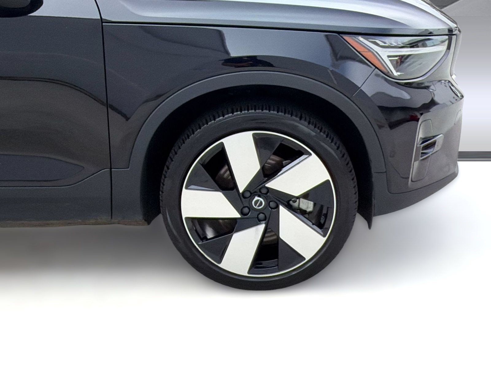 Used 2023 Volvo XC40 Recharge Ultimate AWD/4WD image 13