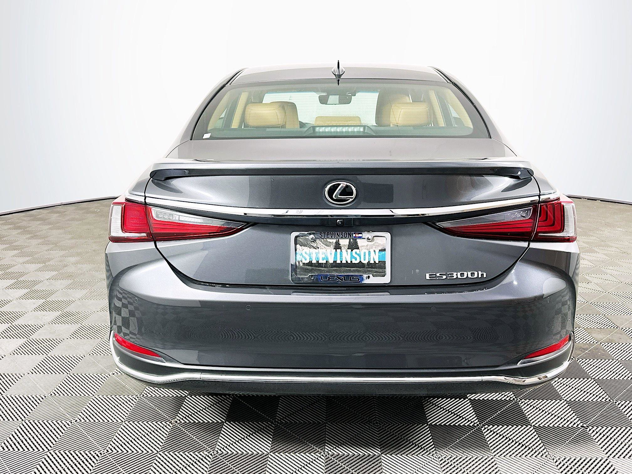 Used 2025 Lexus ES 300h ES 300h w/ Premium Package image 6