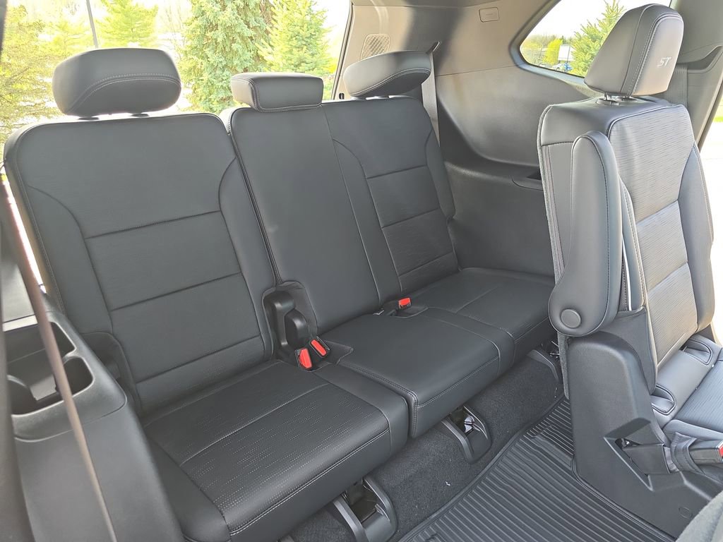 New 2026 Buick Enclave Sport Touring w/ LPO, Floor Liner Package AWD/4WD image 12
