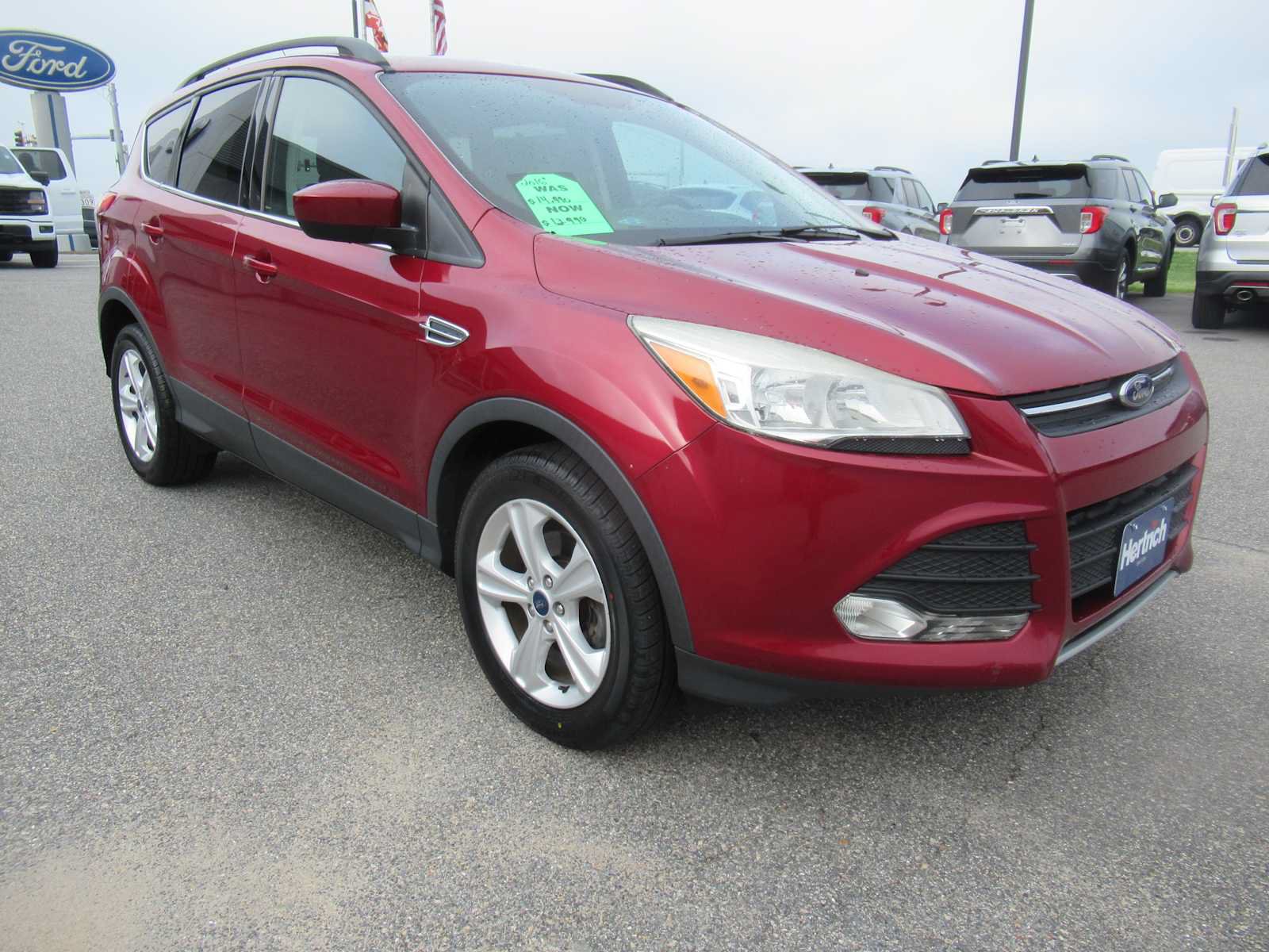 Used 2016 Ford Escape SE w/ Equipment Group 201A FWD image 3