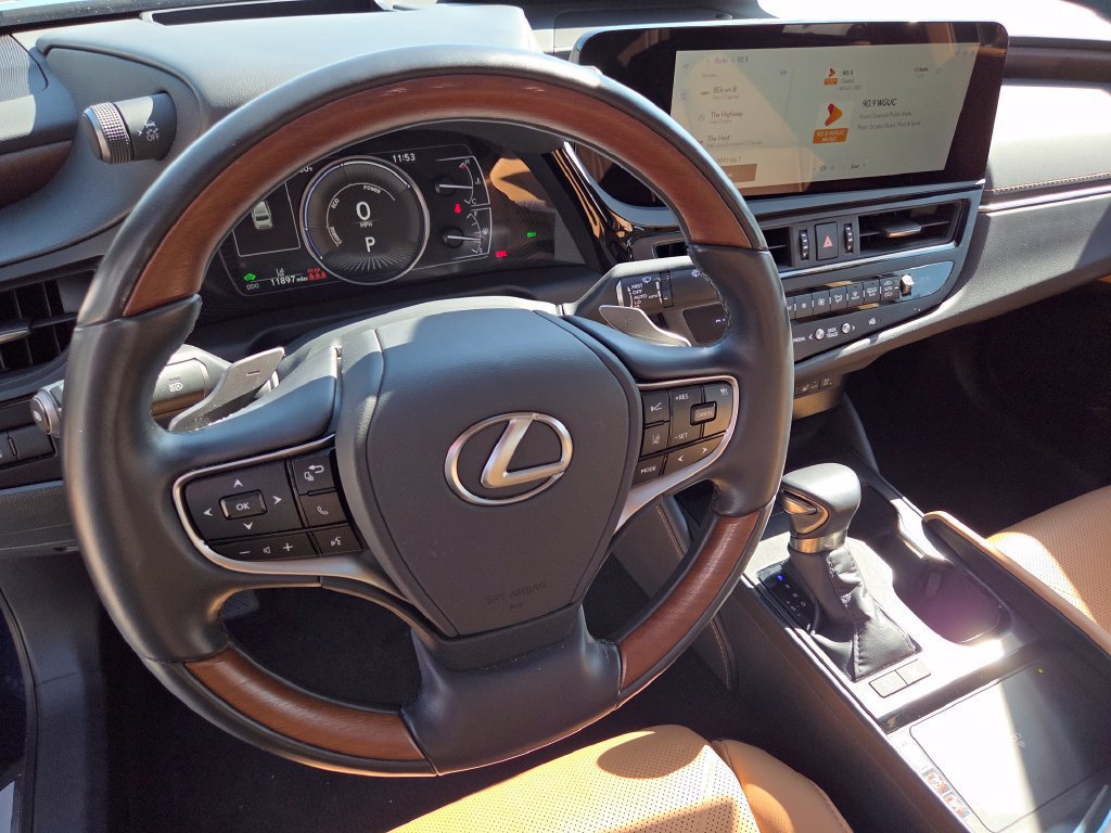 Certified 2025 Lexus ES 300h Ultra Luxury FWD image 36