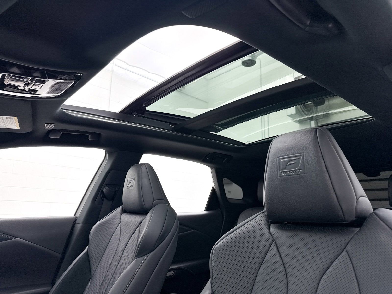 Used 2024 Lexus RX 500h F Sport image 3