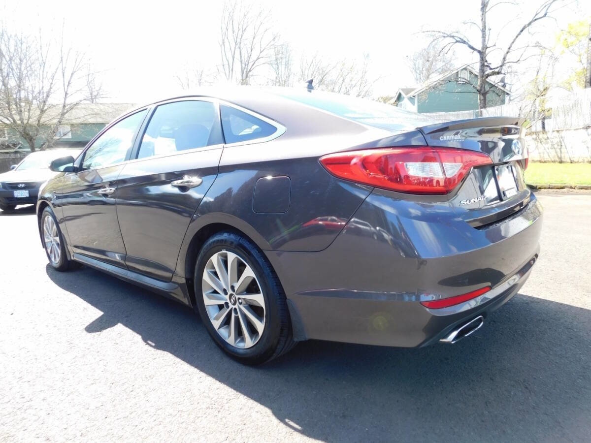Used 2015 Hyundai Sonata Sport w/ Option Group 03 FWD image 3