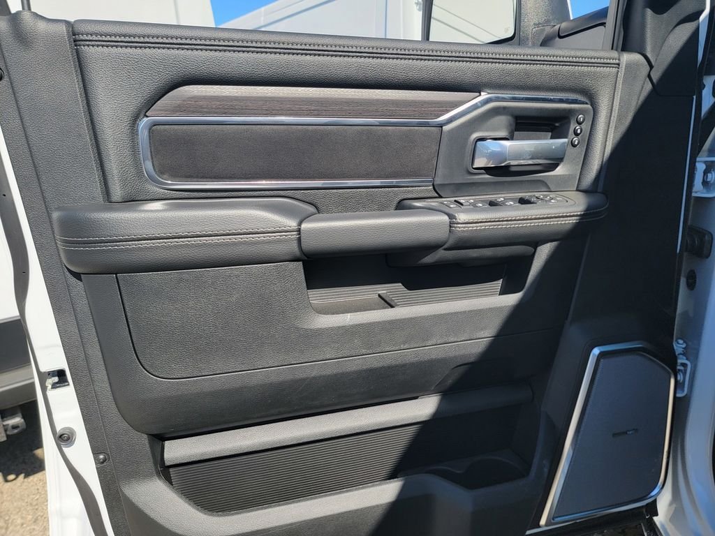 New 2026 RAM 2500 Laramie AWD/4WD image 7