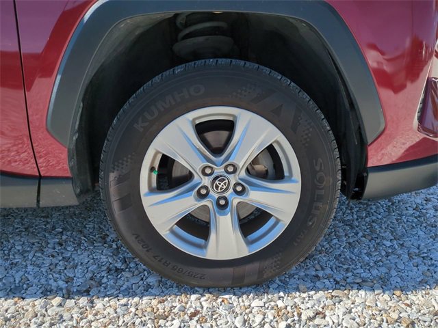 Used 2021 Toyota RAV4 XLE image 11