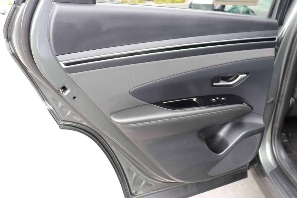 Used 2022 Hyundai Tucson Limited w/ Cargo Package AWD/4WD image 13