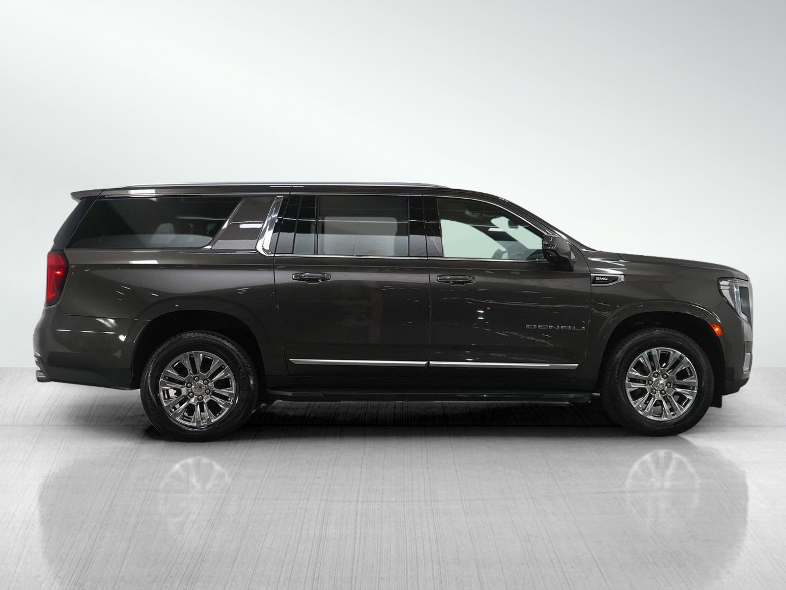 Used 2021 GMC Yukon XL Denali image 6