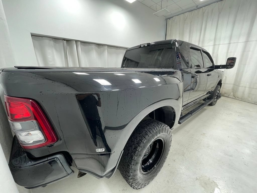 Used 2022 RAM 3500 Big Horn w/ Night Edition AWD/4WD image 4