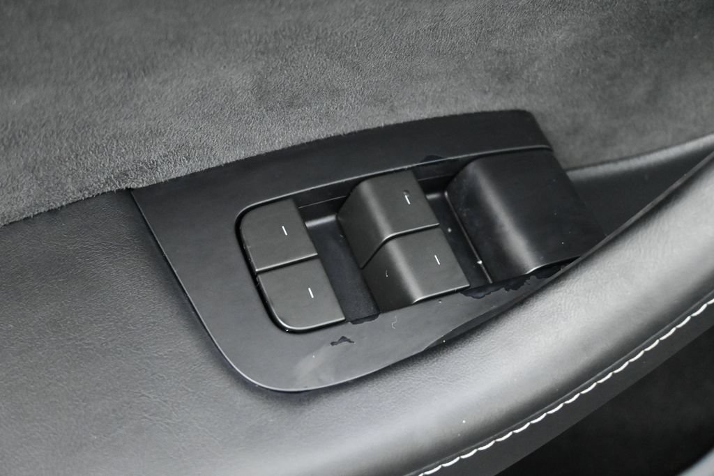 Used 2024 Tesla Model Y Long Range AWD/4WD image 4