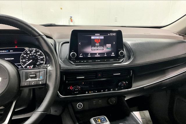 Used 2021 Nissan Rogue SV image 9