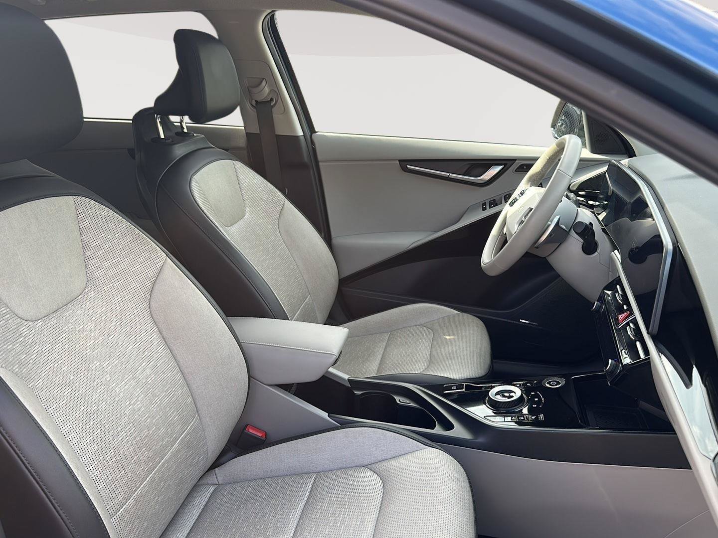 Used 2023 Kia Niro Wave w/ Wave Preserve Package FWD image 17