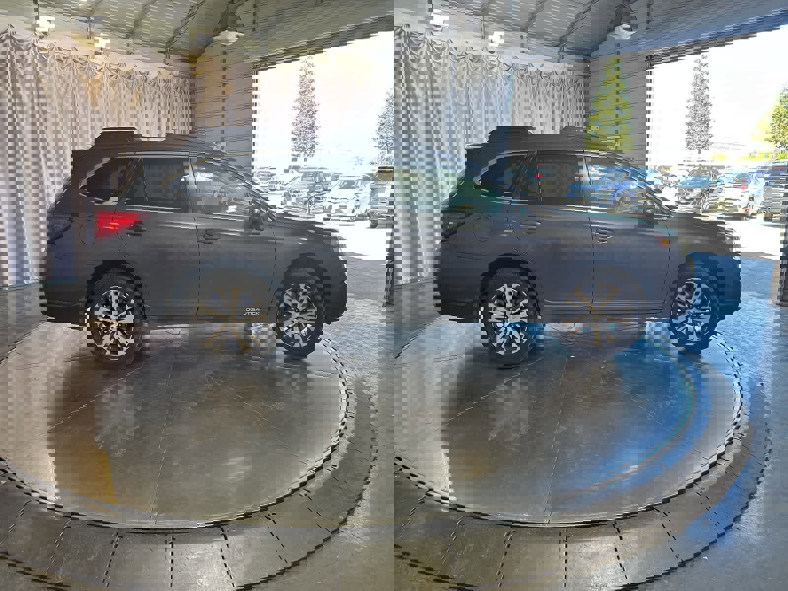 Used 2019 Subaru Outback 2.5i Limited image 4